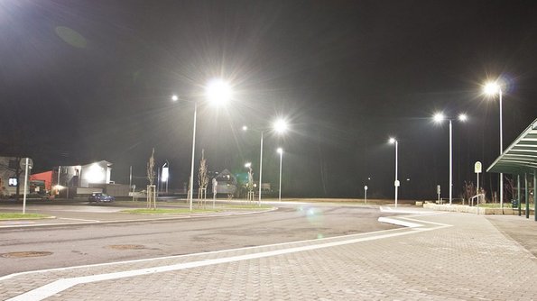 Überbeleuchteter Parkplatz in Türkismühle Überbeleuchteter Parkplatz in Türkismühle