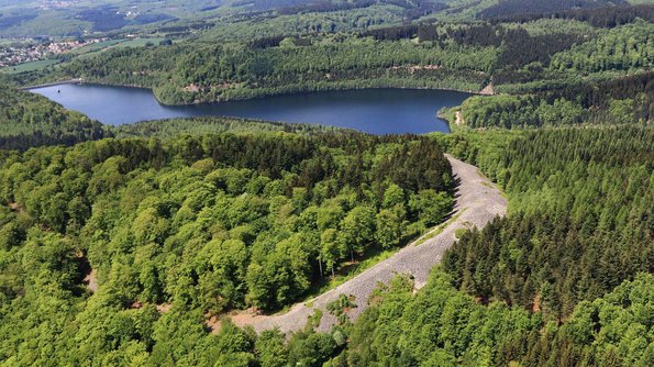 Der keltische Ringwall Otzenhausen vor der Talsperre Nonnweiler Der keltische Ringwall Otzenhausen vor der Talsperre Nonnweiler