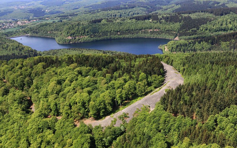 Der keltische Ringwall Otzenhausen vor der Talsperre Nonnweiler Der keltische Ringwall Otzenhausen vor der Talsperre Nonnweiler