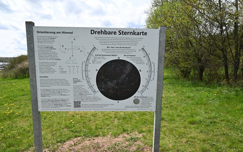 Drehbare Dternenkarte am Sternguckerplatz Nahequelle